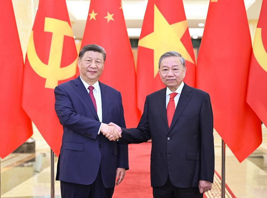 Xinhua Headlines: China, Vietnam reaffirm commitment to closer ties, broader cooperation