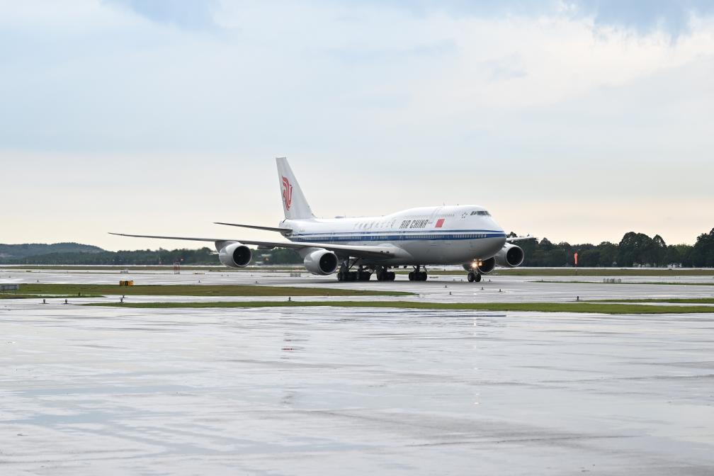 Xi arrives in Kuala Lumpur for state visit to Malaysia
