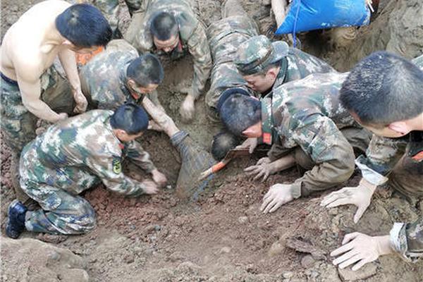 【黑料不打烊】中国游客在邮轮上突发心梗 救助直升机翻过平流雾将其接走送医