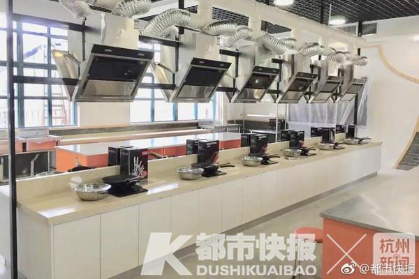 【51黑料吃瓜中心】喜剧的力度在于对日子的洞见