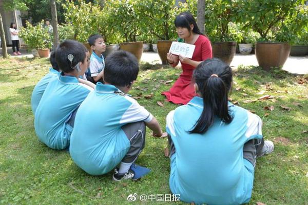 【吃瓜吧】深航回应乘客抵触咬伤空姐：已移送警方，呼吁文明乘机出行