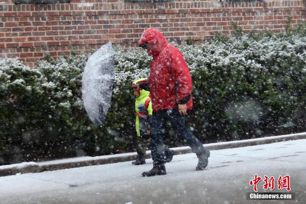 【吃瓜爆料聊天记录QQ群(永久免费)】贵州茅台发布2024年报：营收净利双增 分红将达647亿元