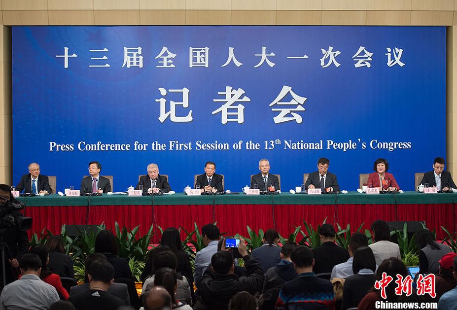 【91黑料ap下载】俄远东一货运列车脱轨并与另一列车磕碰